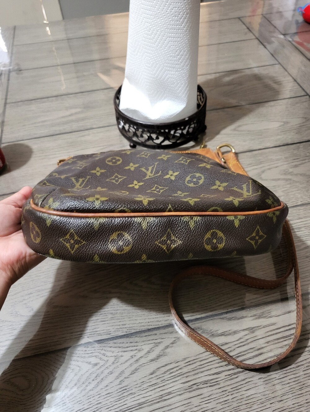 Louis Vuitton Crossbody Bag - Picture 5 of 14